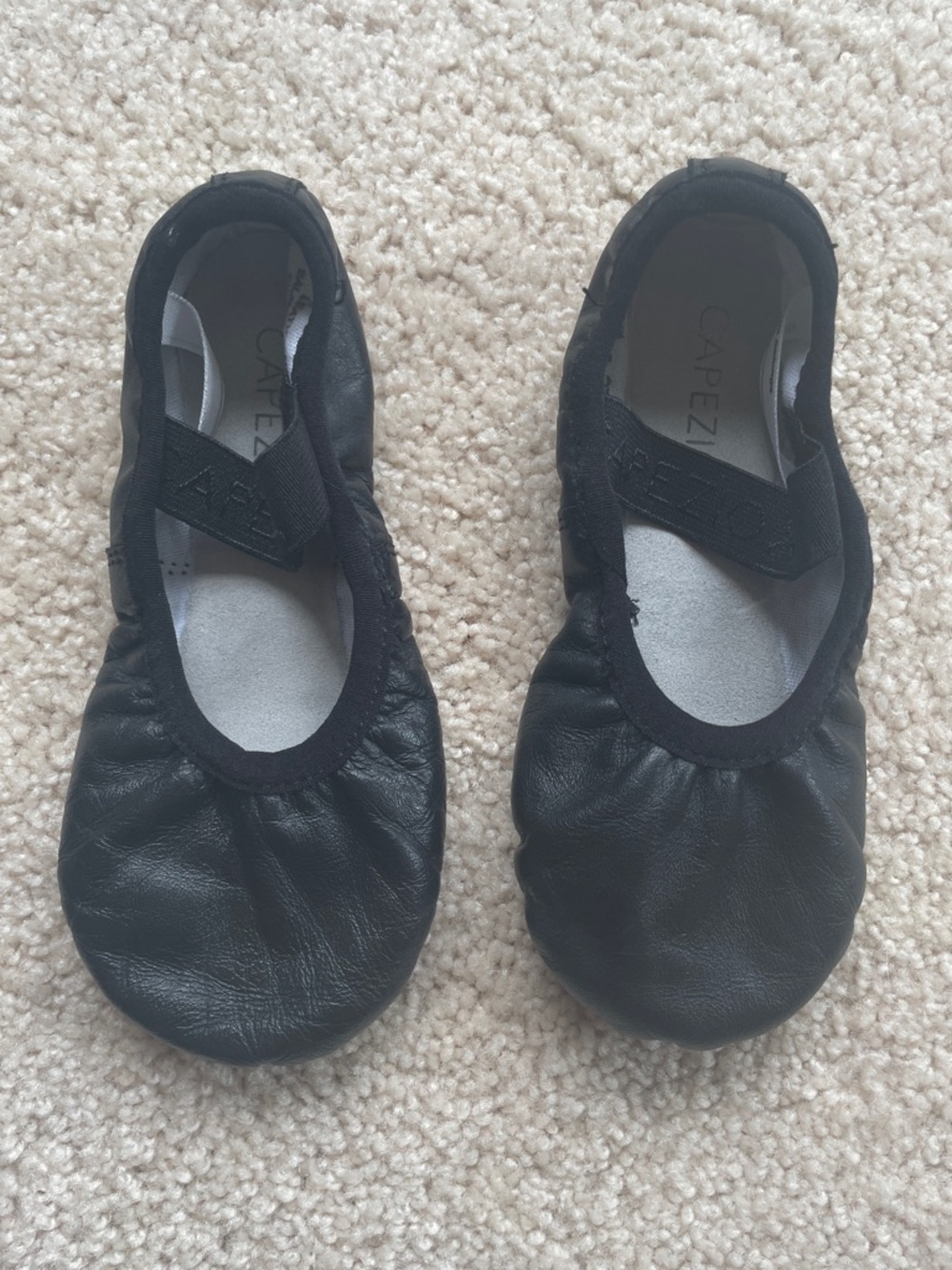 Capezio Kids Black Leather Ballet Slippers with Elastic Strap 9W L2 31